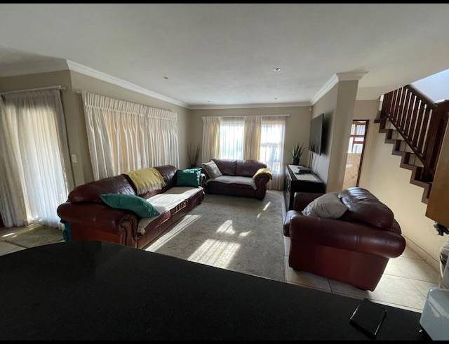 3 BEDROOM PROPERTY TO RENT IN GLEN MARAIS